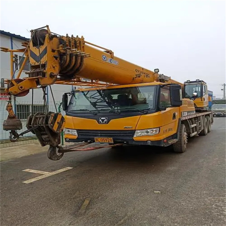 宜城吊车出租保险：全面覆盖，安全无忧